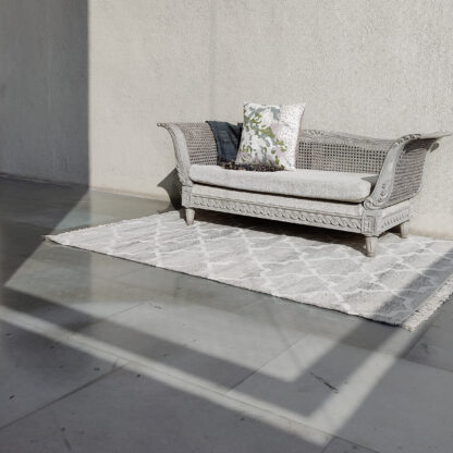 Star Grid Rug 4x6’ - Image 4